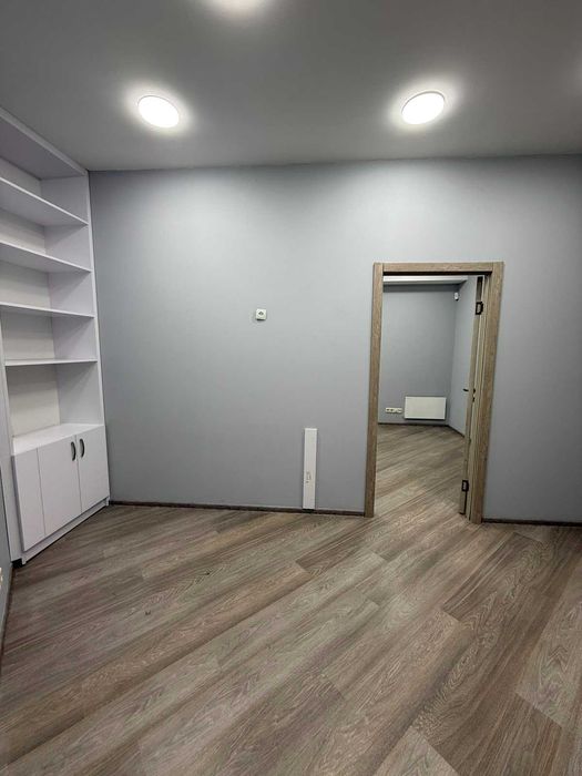 Продам Салон краси на Посмітного. 7 ст. Фонтану. 1 поверх.