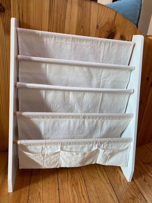 Estante de Livros Infantil em Madeira (estilo Montessori)