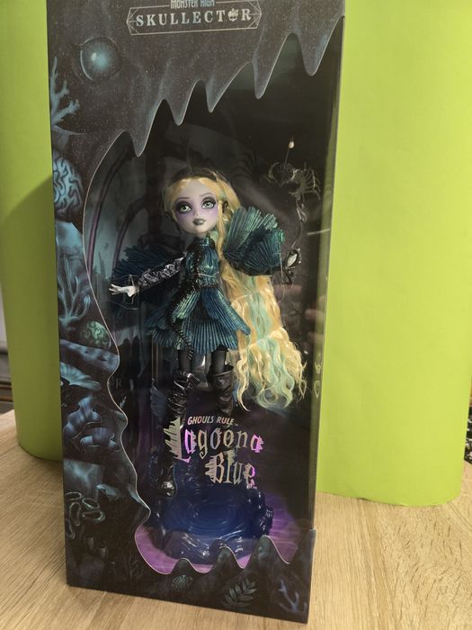 Lagoona blue ghouls rule