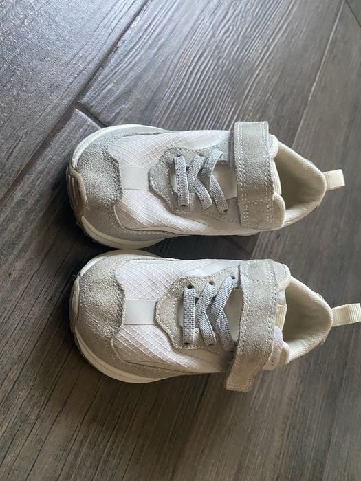 Дитячі кросівки Zara розмір 26