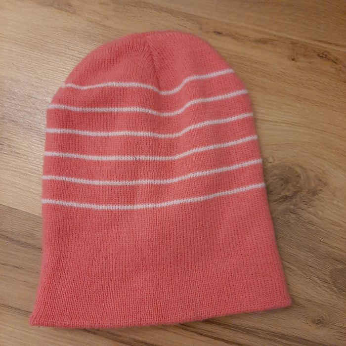 Czapka różowa w paski