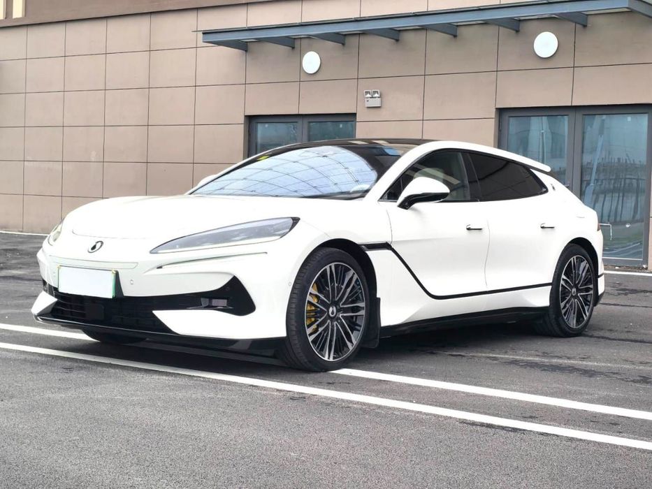 Denza Z9 GT Nowa Denza Z9 GT Flagship PHEV AWD