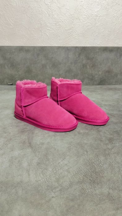 Продам рожеві уггі