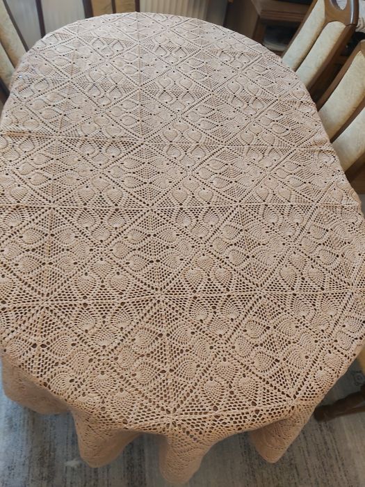 Sprzedam obrus robiony na szydelku