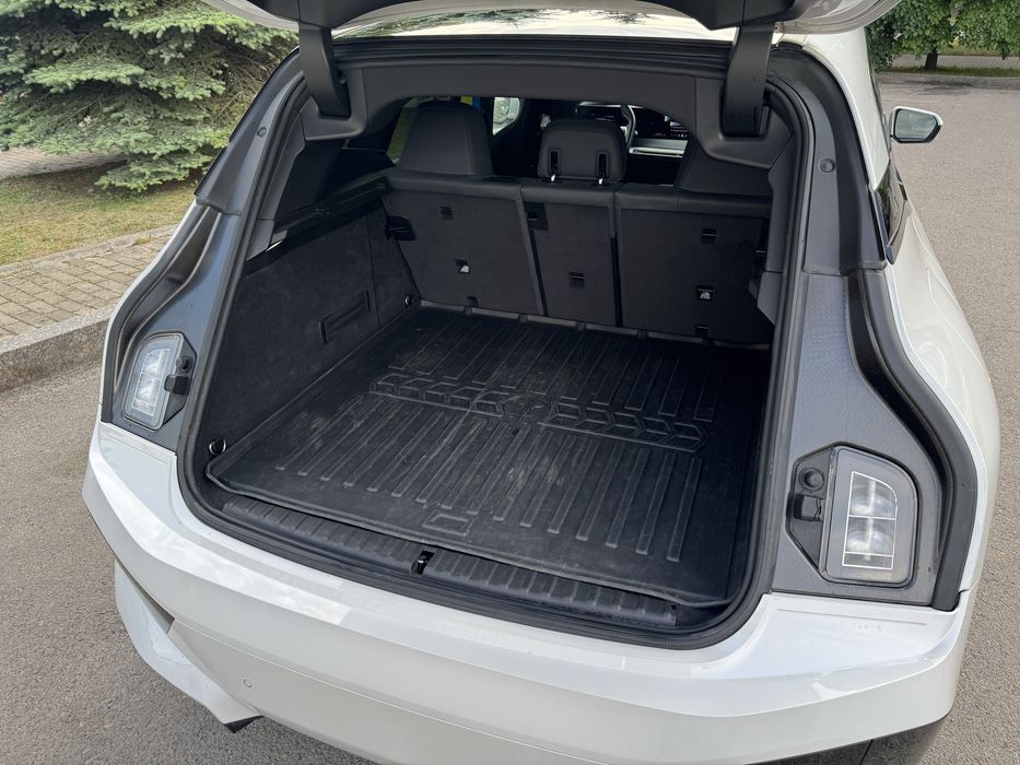 BMW iX 40 2023 Європа