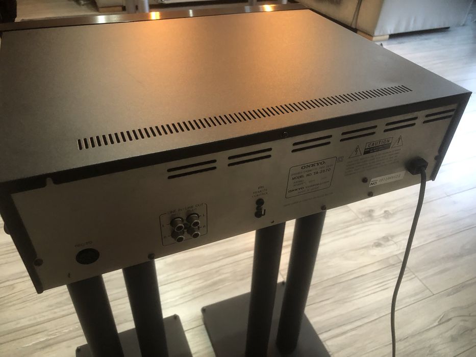 Magnetofon Onkyo Integra TA-2570