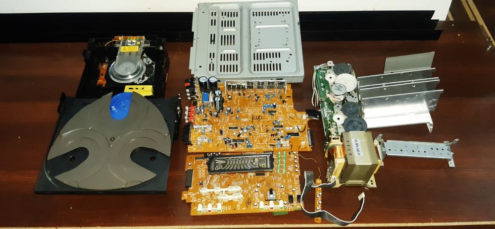 Музыкальный центр Aiwa S70 Запчасти