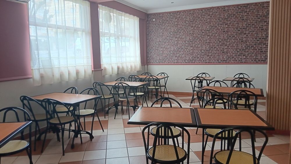Arrenda-se Espaço Comercial Remodelado - Restaurante Vinha d'Alho - Aldeia de Joanes