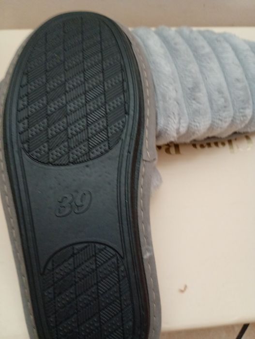 Nowe pantofle damskie