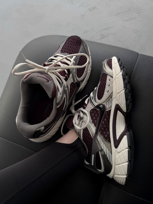 Чоловічі кросівки Nike V5 RNR бордово-сірі текстильні