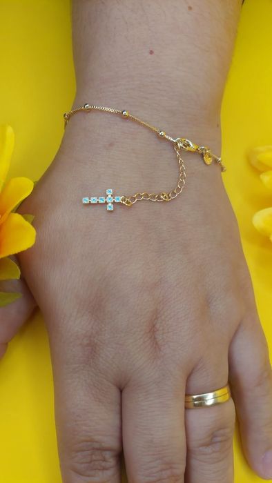 Pulseira luxo cruz , folheada a ouro 18 k, semijoia de qualidade.