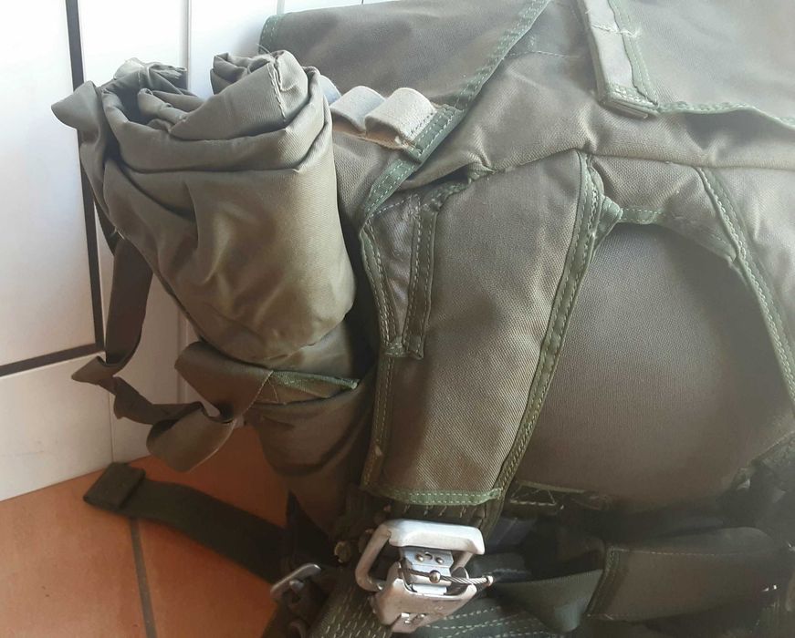 Paraquedas  Arnés Militar UK 1996 Como Novo - 125€