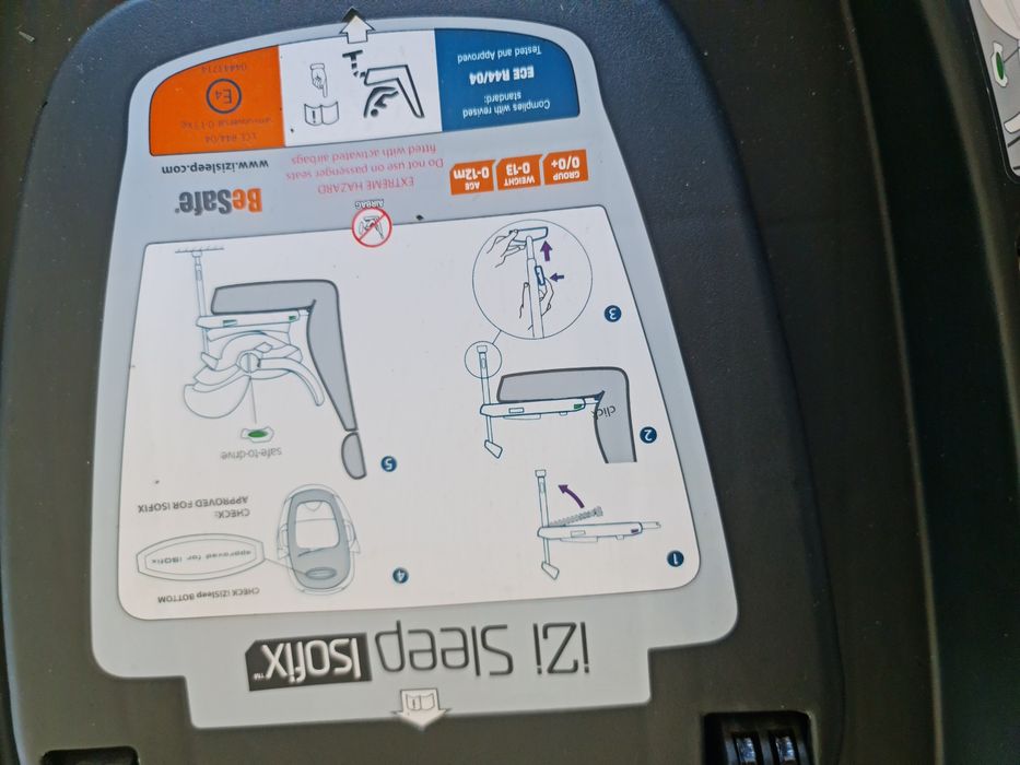 продам База к автокреслу IZI SLEEP с креплением ISOFIX