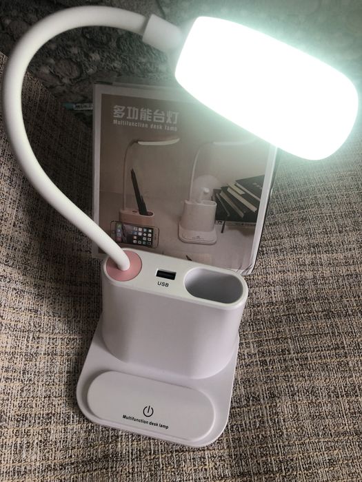 Фонарь настольный перепакован на 4 элемента  качественых 18650 . 8000 mah