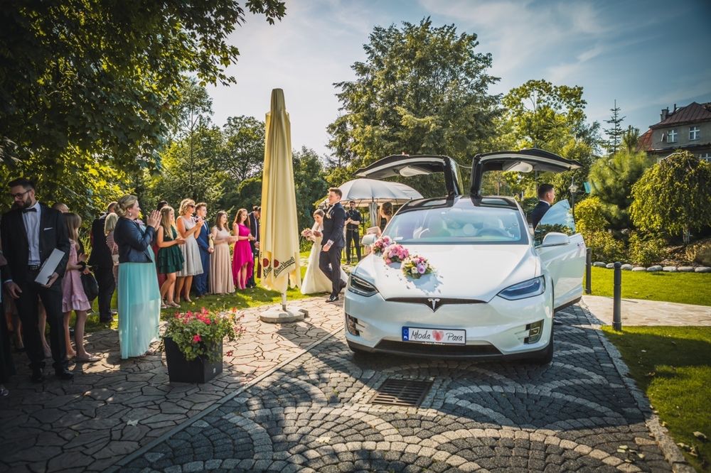 Tesla Model X oraz Tesla Model 3, wynajem, ślub i wesele, auto, biała