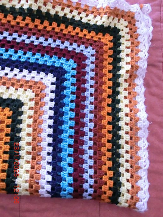 Colcha de Lã feita à mão. C/ Oferta de Panos.