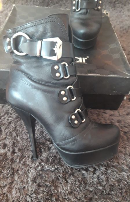 Skórzane botki kazar