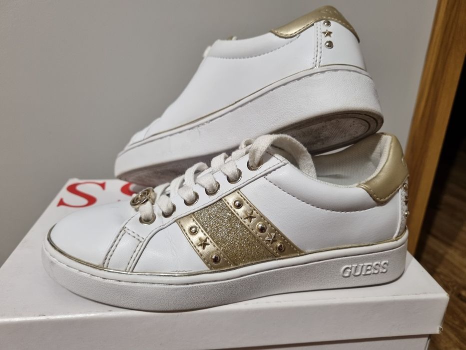 GUESS Bevlee - Sneakersy niskie, białe, roz. 35