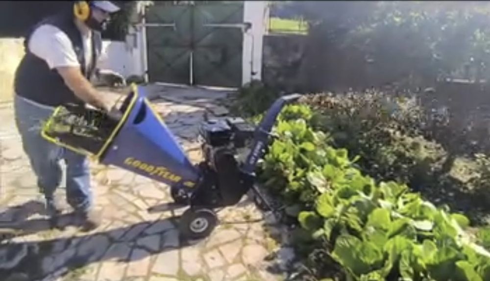 Serviços de triturar ramos /jardins