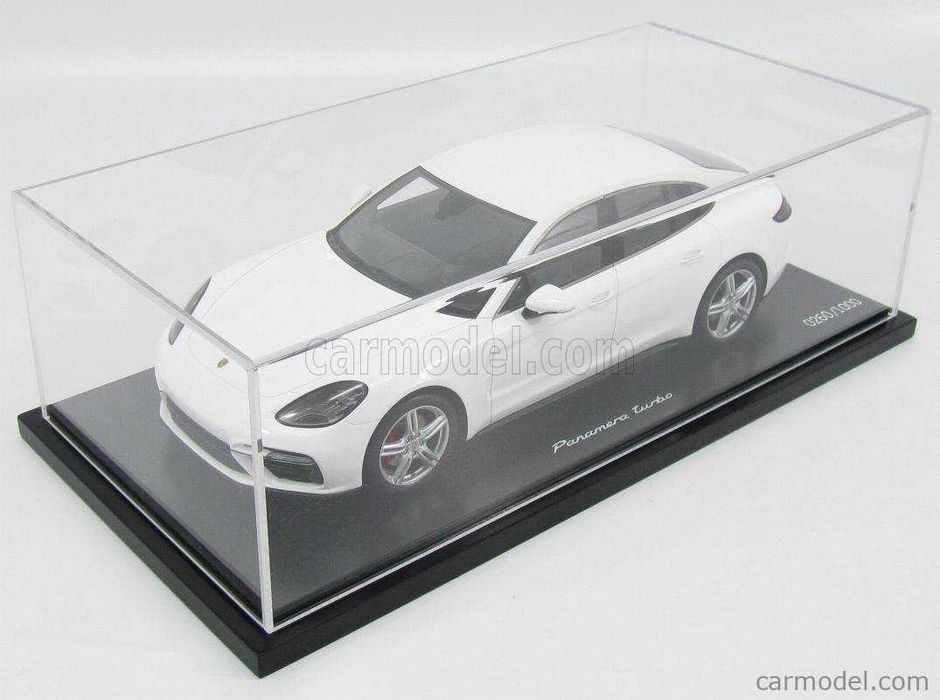 Porsche Panamera + 1/18 + Spark + Resina