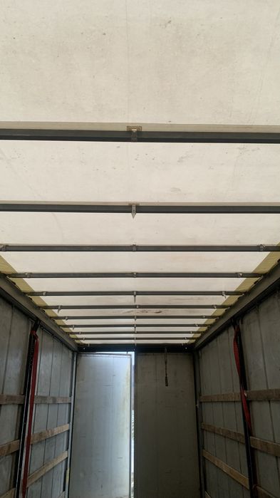 Напівпричіп тент Humbaur