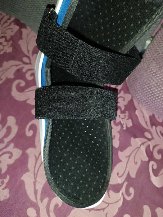 Ортез на праву ногу