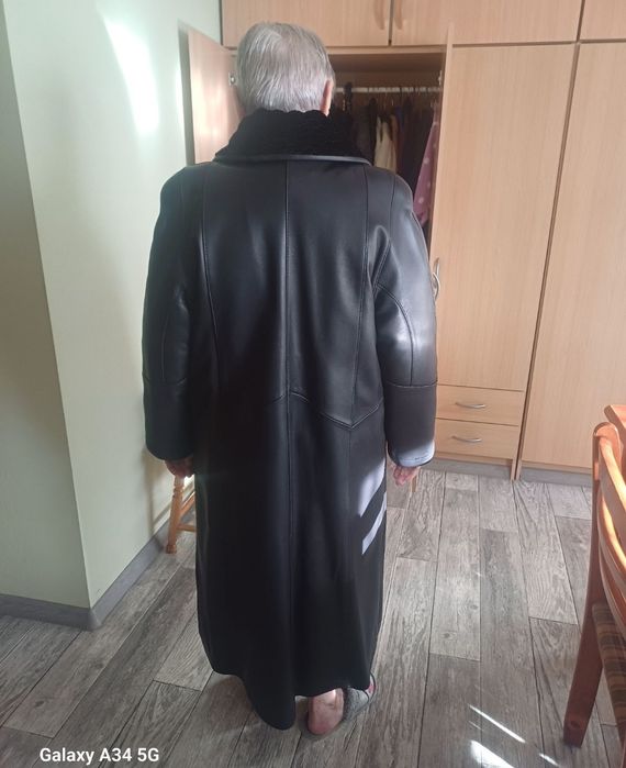 Płaszcz damski skórzany