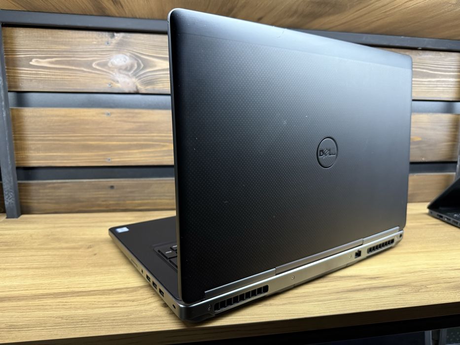 Dell Precision 7720 P5000 16GB 17,3"IPS i7-7820HQ/32GB/512Gb M2/29%