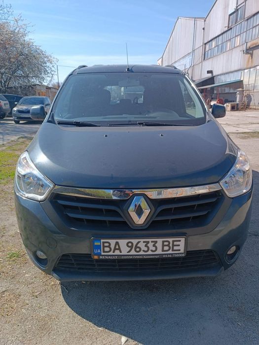Автомобіль Renault lodgy 2016 року