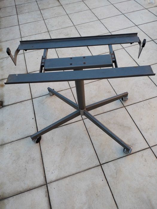 Підставка під телевізор