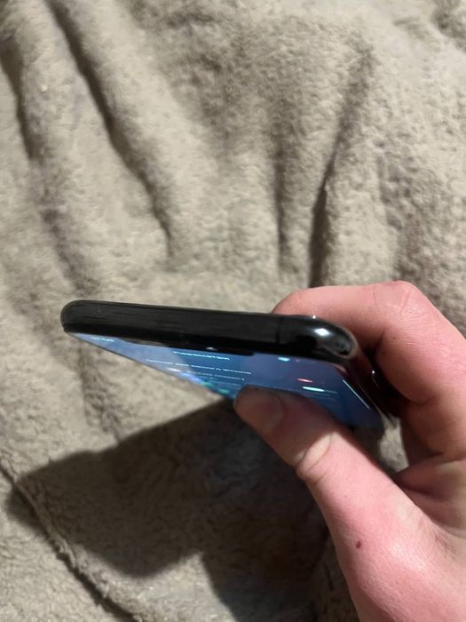 Полдам айфон 11про макс на 256гб