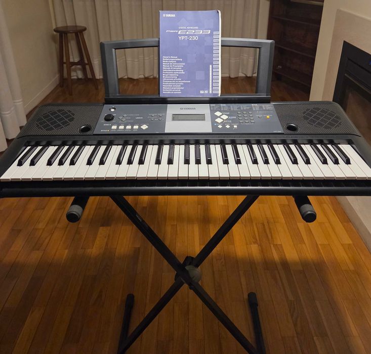 Teclado Yamaha PSR-E233431628438230814722