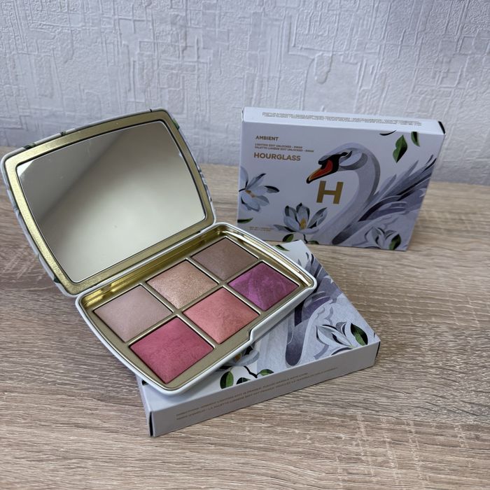 В наявності ! Палетка Hourglass Лебідь Лисиця Олень