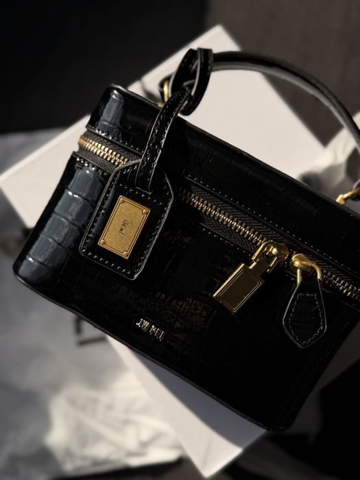 JW PEI cleo box SHAPE top HANDLE bag