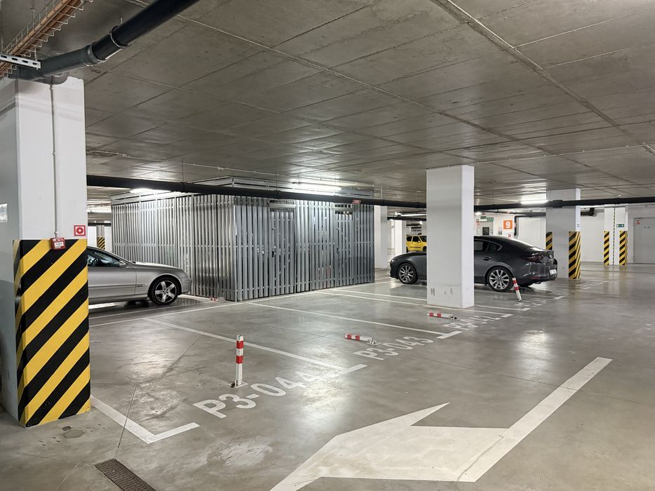 Parking podziemny Angel Wings | Bezpieczne miejsce w centrum | 12 miesięcy + 1 gratis