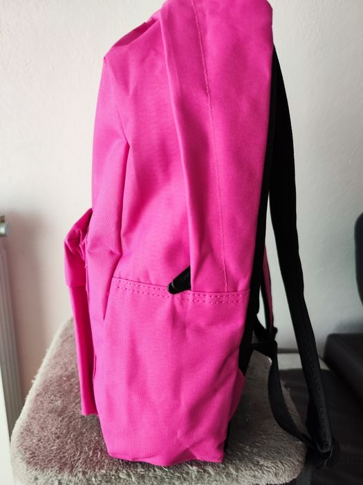 Mochila Escolar Fushia design moderno e prático da Ambar