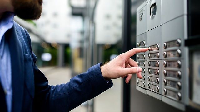 Instalação, reparação e manutenção de intercomunicadores e vídeoporteiros