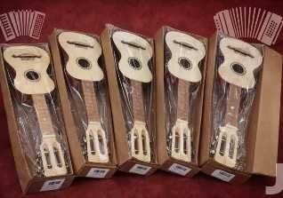 Cavaquinhos para acompanhar Acordeão e concertina Tenho mais artigos para venda
