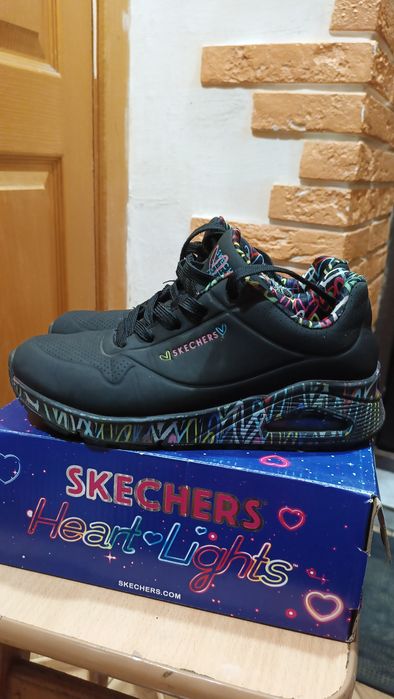 Кросівки Skechers 37(23.5)