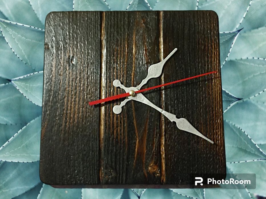 Годинник настінний