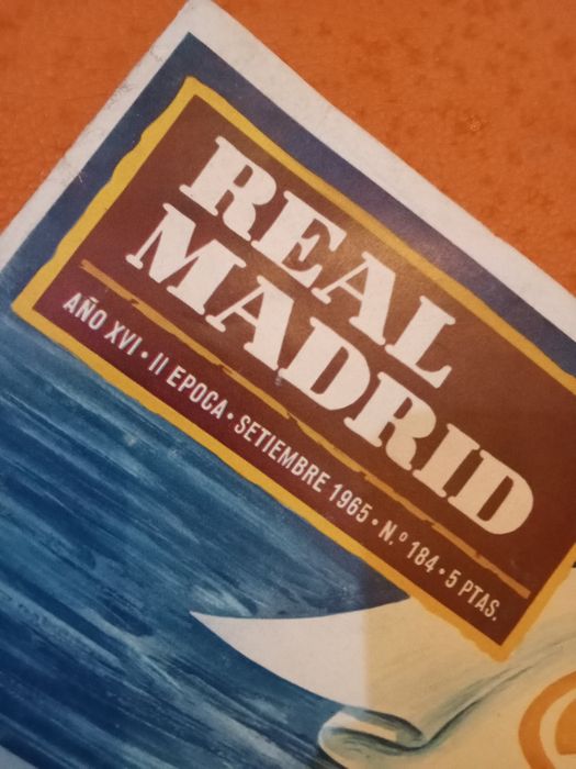 Revista antiga do Real Madrid