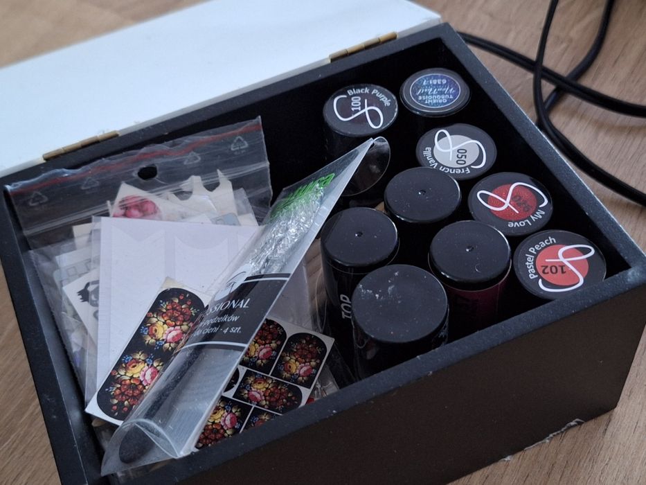 Lampy UV do manicure hybrydowego