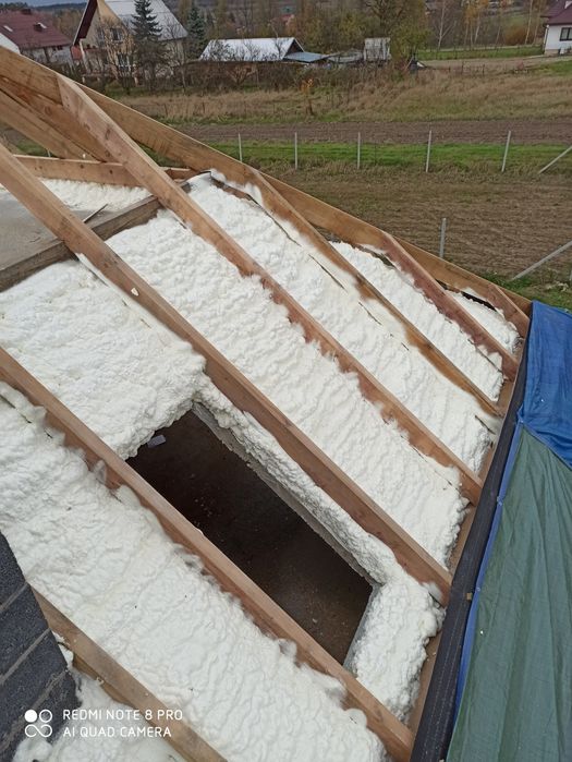 Ocieplenie pianą PUR,  Ocieplanie piana PUR ,  izolacja poddasza