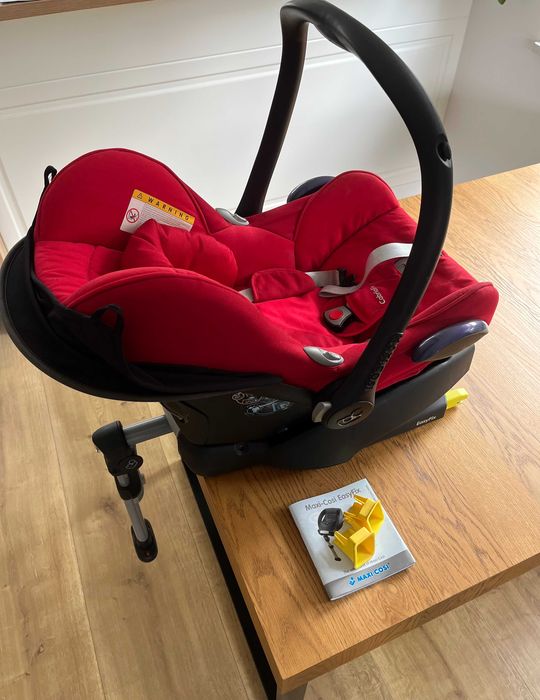 Foteliki Maxi-Cosi Tobi + Maxi-Cosi CabrioFix + baza EasyFix
