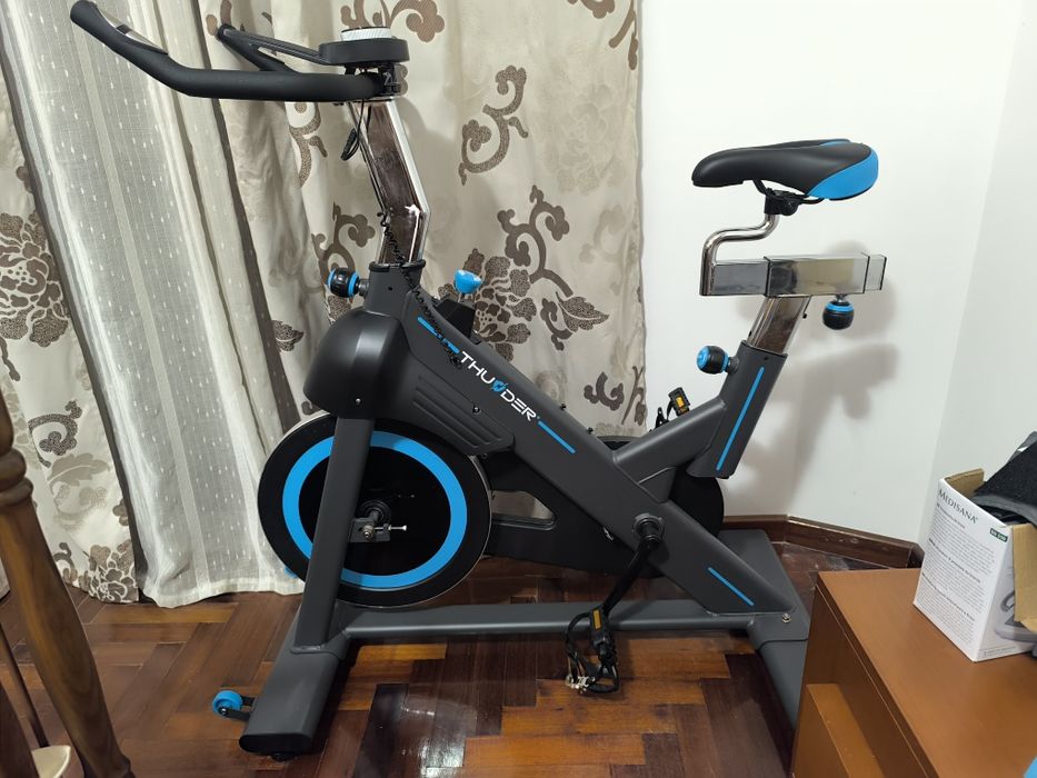 Bicicleta de Spinning Thunder Spinzo-X (Volante 18kg) – Como Nova
