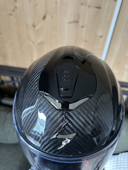 S-ка Scorpion exo 1400 carbon шолом шлем
