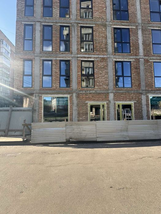 Оренда торгово -офісних приміщень , центр міста , вул Клешканя