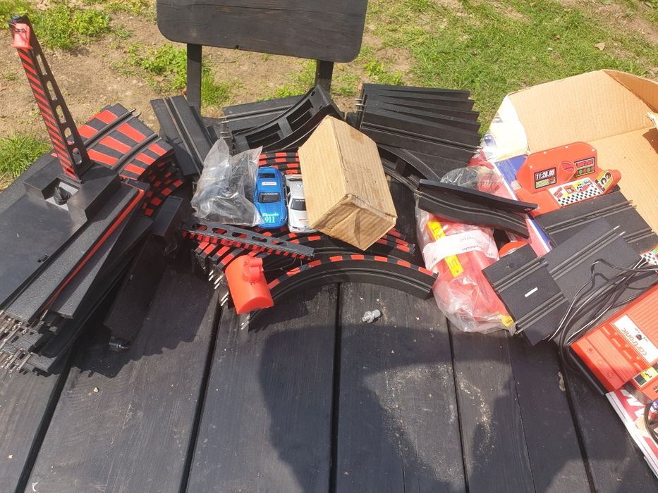 Ogromny tor jazdy elektryczny wyrzutnia