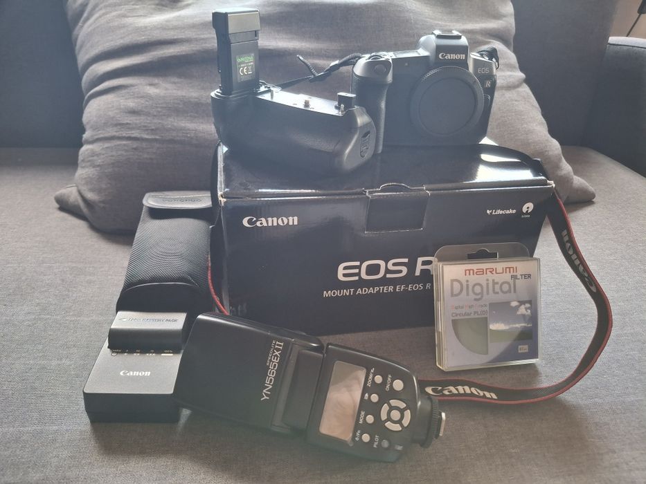 Aparat bezlusterkowy canon eos R + super dodatki. Jak nowy