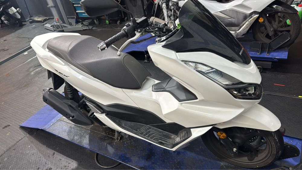 PCX disponivel para aluguel